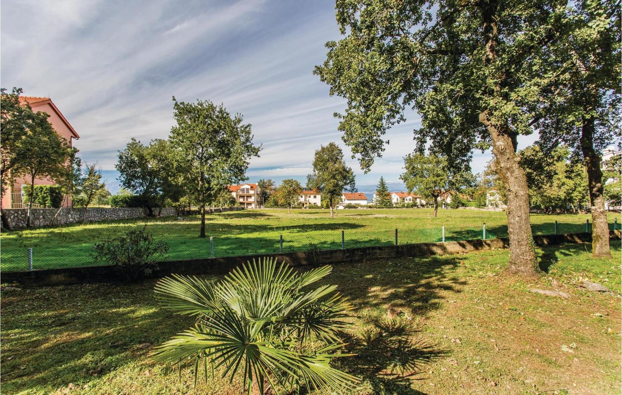 1 Bedroom Awesome Apartment In Malinska Exterior photo